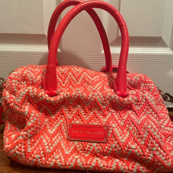 Marc by Marc Jacobs Hot pink crossbody purse - Picture 1 of 4